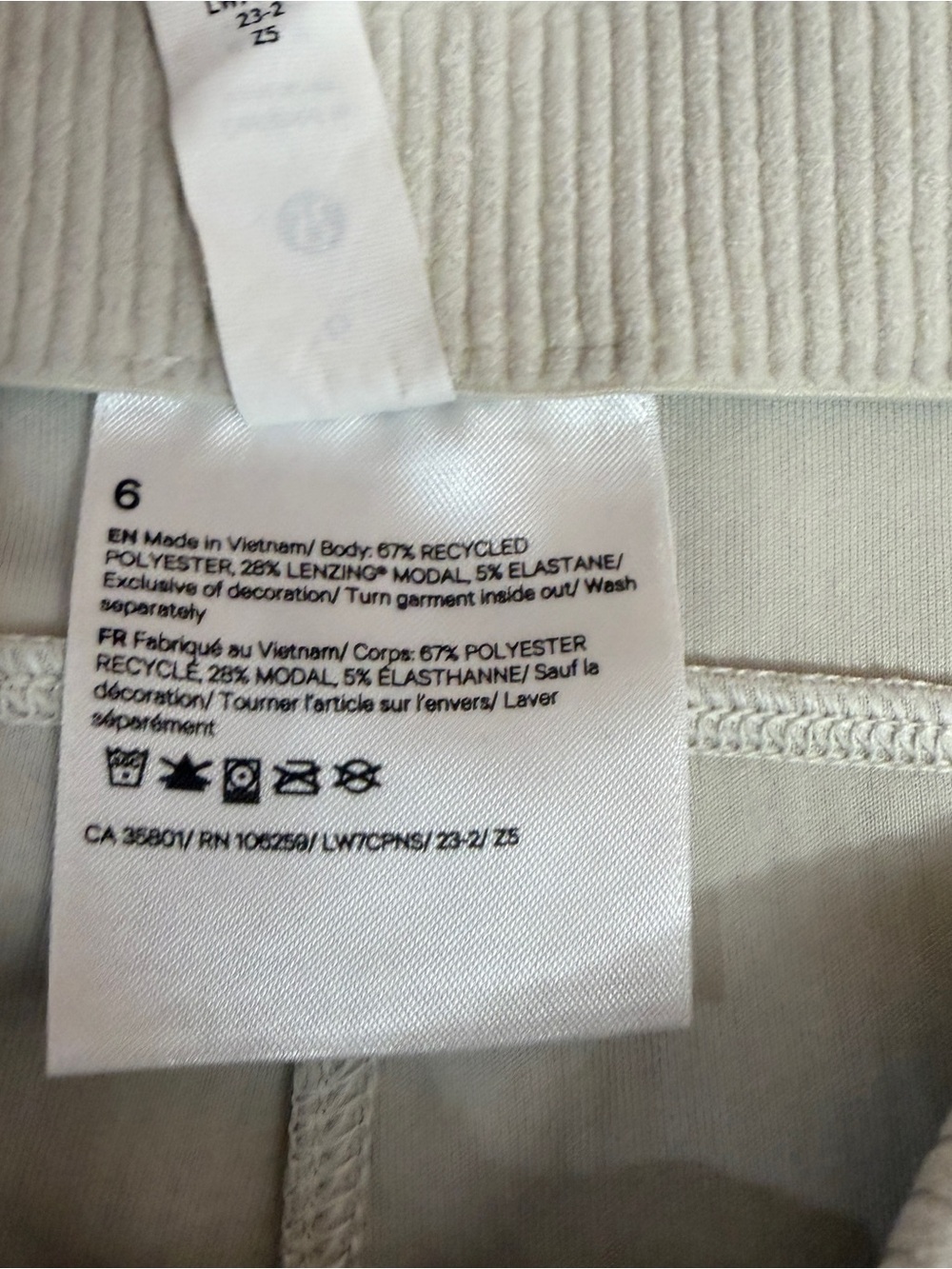 Lululemon Ribbed Softstreme High Rise Short 2” In Bone Size 6 - Picture 6 of 8